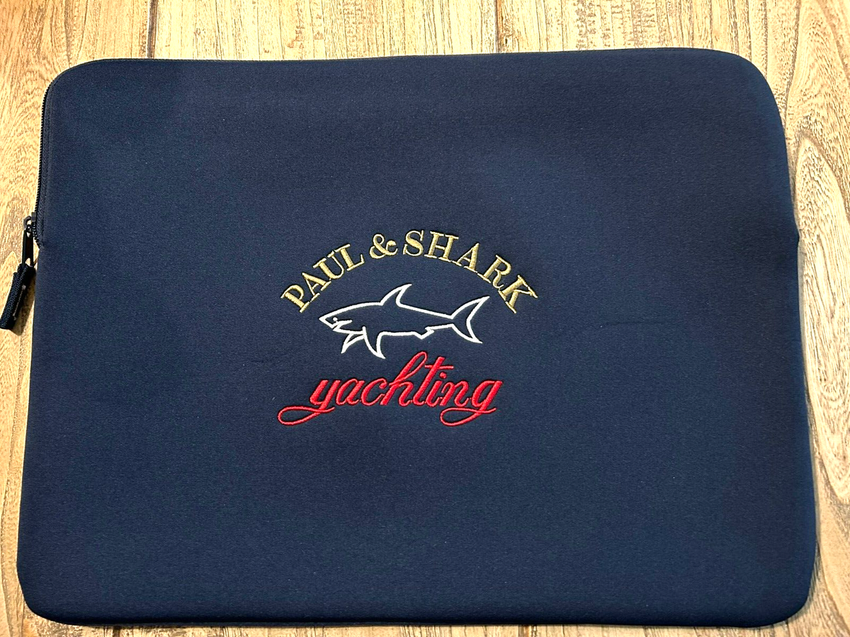PAUL&SHARK ブランドロゴ　置き物 Paul & Shark Yachting Embroidered NEOPRENE LAPTOP NOTEBOOK TABLET