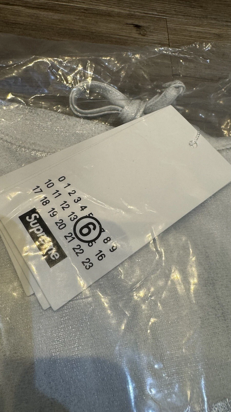 Felpa con cappuccio Supreme® MM6 Maison Margiela con scatola in lamina bianca taglia small ✅