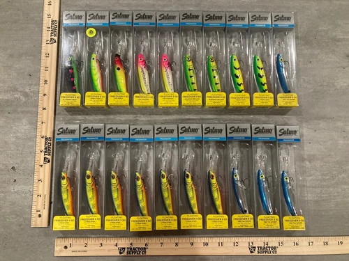 Lot of 20 Salmo Floating Freediver 9 SD Crankbaits - Mixed Colors - New