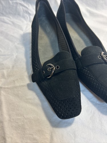 Stuart Weitzman Fairfield Black Perforated Suede Heels Gold Buckle Size 8.5 - Picture 3 of 8