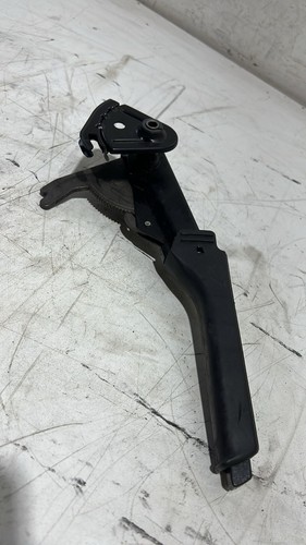 VOLVO 945 ESTATE 2.4 PETROL HANDBRAKE PARKING BRAKE LEVER MECHANISM - Picture 2 of 6