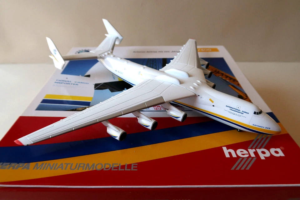Herpa 1/400° Antonov Airlines AN-225 Mriya Envergure 22Cm Etat Neuf + Boite - Photo 2/4