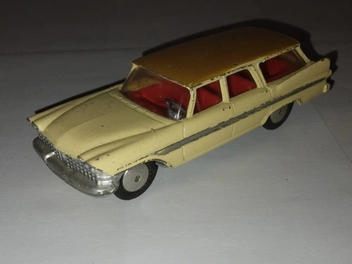 VTG 1960s CORGI No 219 PLYMOUTH SPORTS SUBURBAN WAGON. VERY GOOD-EXCELLENT COND