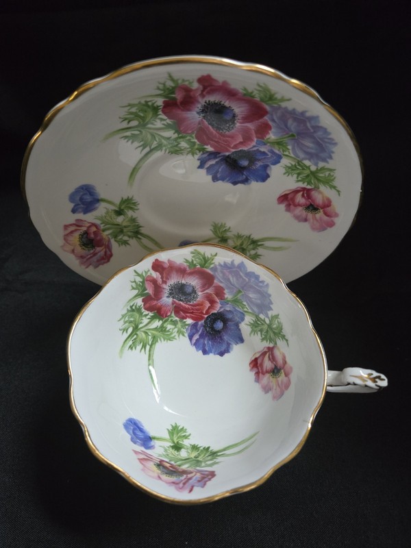 Paragon Anemone Poppies Cup Saucer Gold Trim England Bone China
