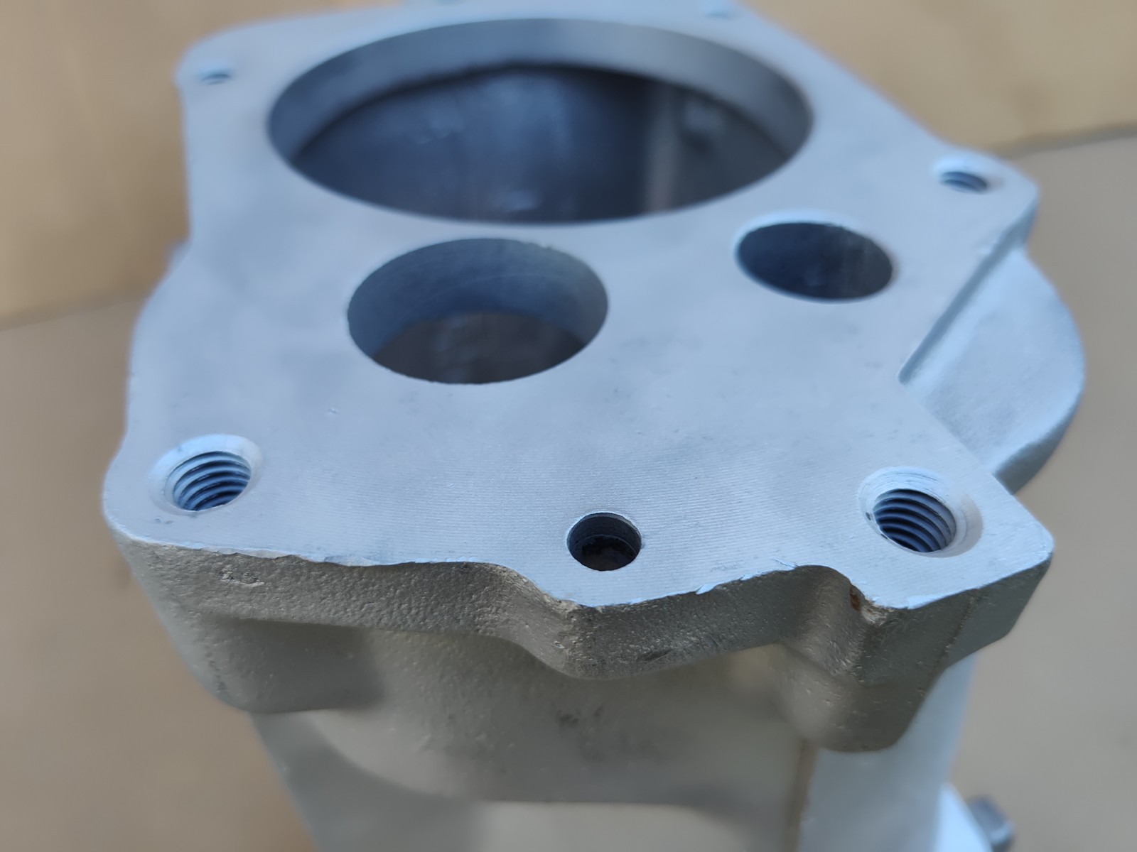 Muncie 4 Speed Transmission Main Case 3925661 Muncie 4 Speed M20 Main Case NICE