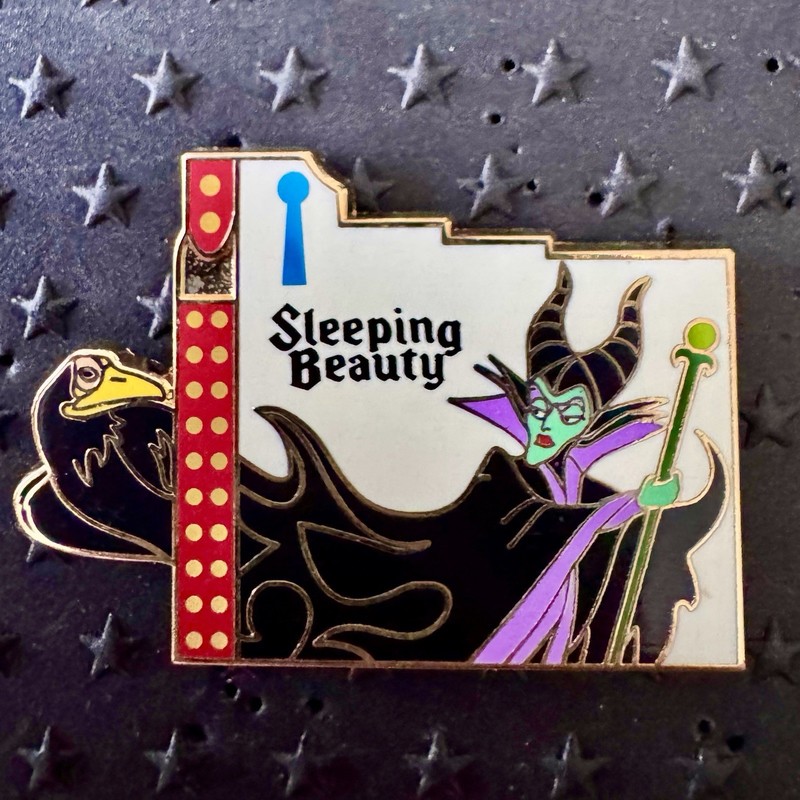 Disney DSSH DSF Sleeping Beauty Aurora and Maleficent Marquee Puzzle Pins LE 400