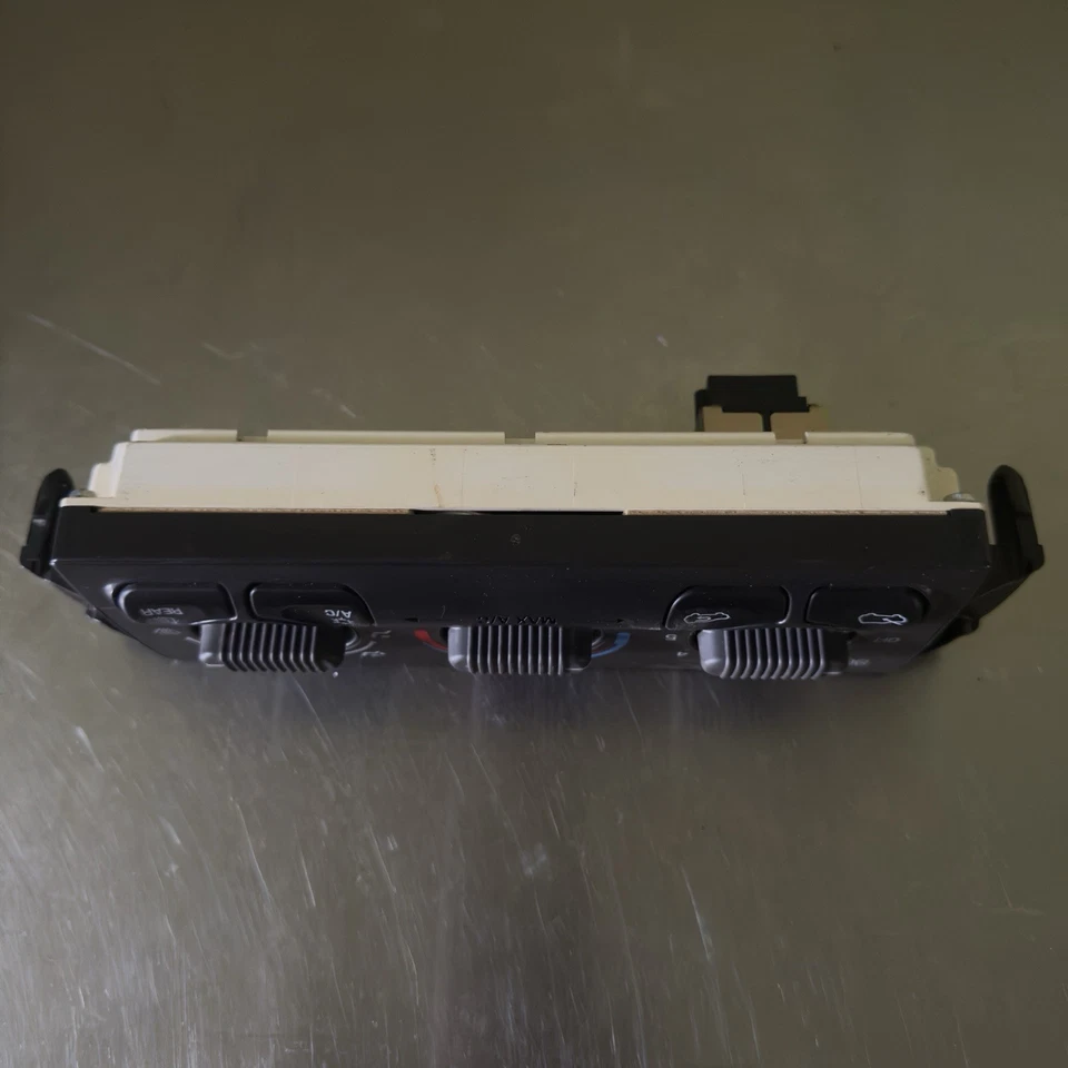 00-02 Controles de climatización Chevrolet Tahoe SUBURBAN GMC Yukon 15060162 Foto 4 de 4