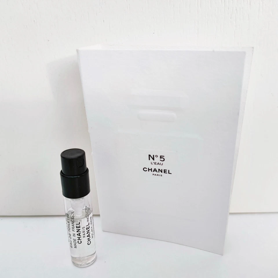 1x Chanel Nº 5 N° 5 L'Eau Eau de Toilette mini spray, 1,5 ml / 0,05 oz, ¡Nuevo! Foto 2 de 4