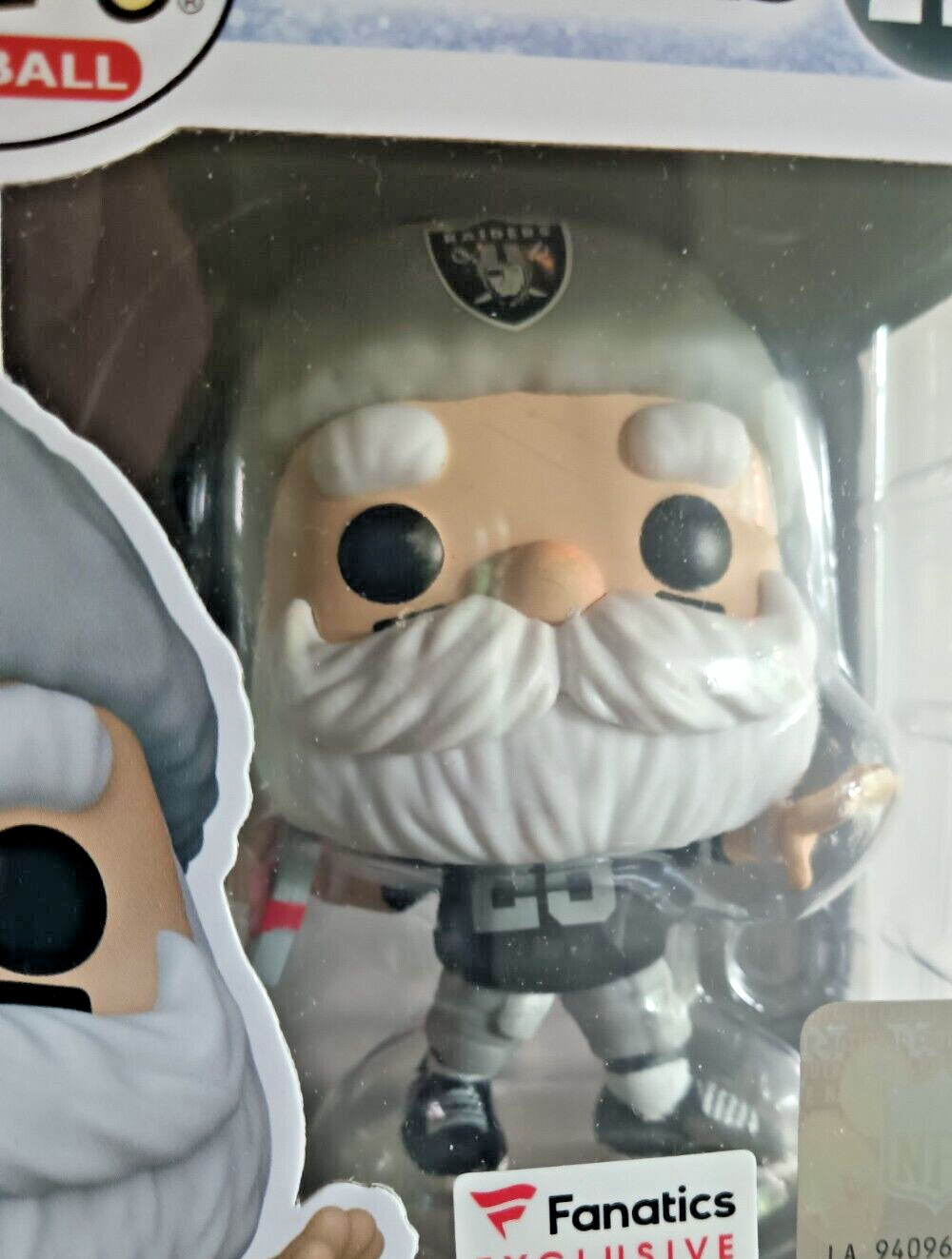 FUNKO POP! NFL FOOTBALL 210 LAS VEGAS RAIDERS SANTA FANACTICS EXCL NEW