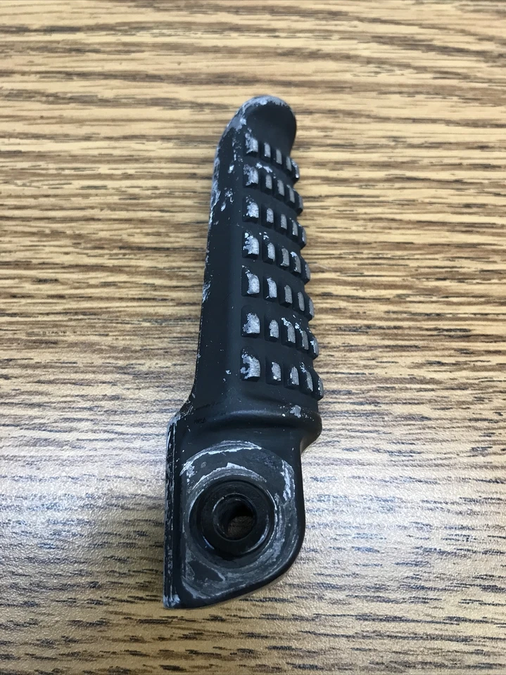 KAWASAKI NINJA ZX6R 2009-2020, PARTE TRASERA DERECHA # 34028-0095 Foto 3 de 4