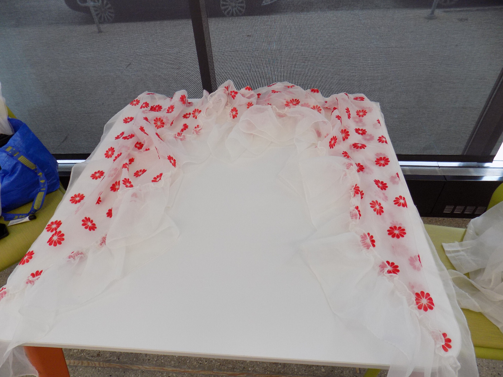 White & Red Sheer Daisy Kitchen Curtains Vintage eBay