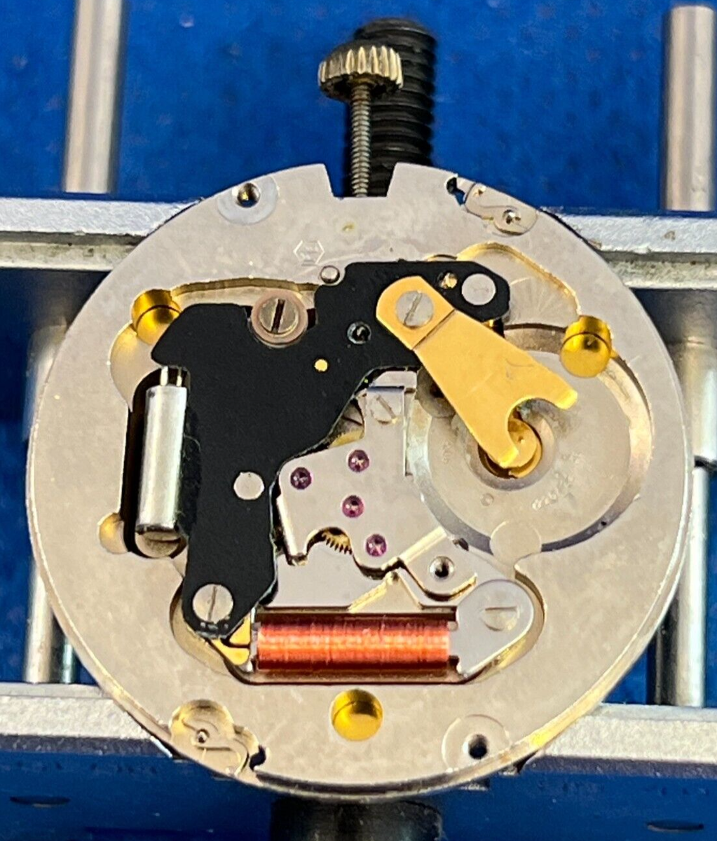 Mouvement De Montre Quartz Vintage FE 7220/22/28 - Fabriqué En Suisse - Pour Pièces Détachées Ou Restauration - Occasion