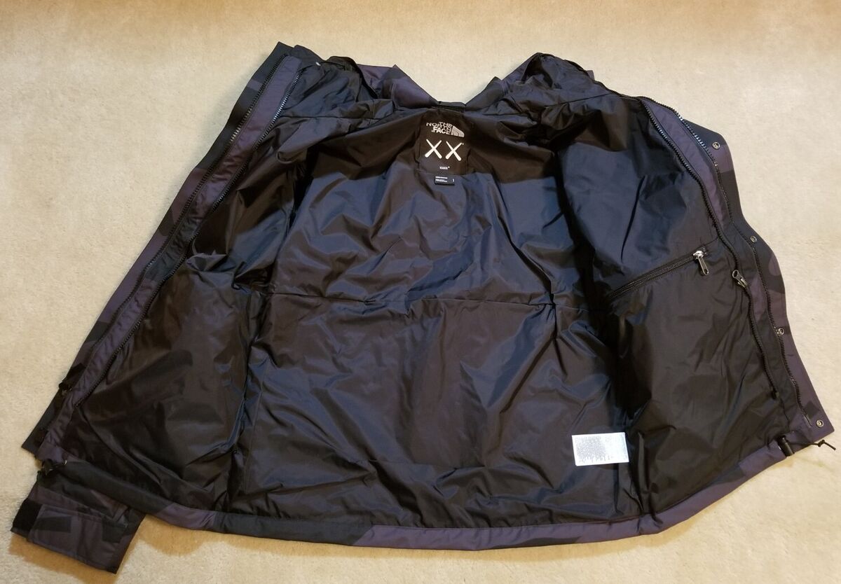 KAWS X The North Face Retro 1986 Mountain Jacket Black Size KAWS X The North Face Retro 1986 Mountain Jacket Black Size