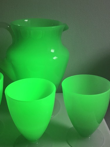Stevens & Williams Stourbridge Alabaster Uranium Glass Jug Pitcher & 3 Glasses - Picture 3 of 16