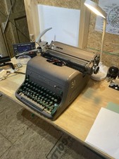 Vintage Royal Magic Margin Manual Typewriter Collectible Antique WORKING thumbnail