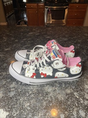 Converse All Star (Sz 11) Hello Kitty Chuck Taylor Low Shoes Women s Red Black