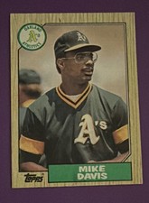 Topps 1987 Mike Davis #83 Oakland Athletics Baseball Card