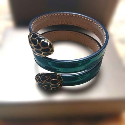 Authentisches BVLGARI Serpenti Forever Lederarmband smaragdgrün...