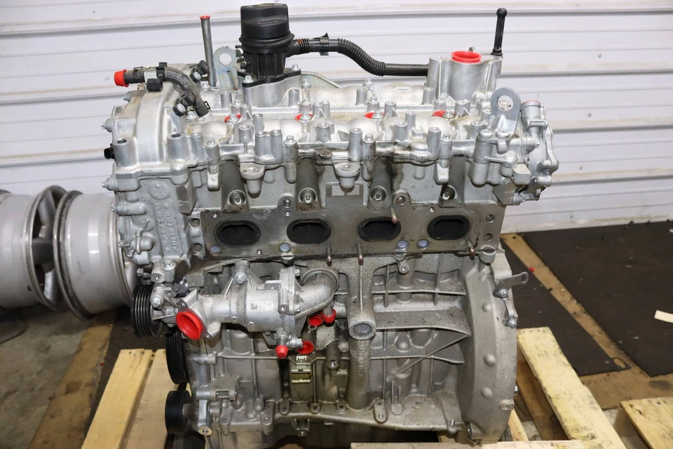 2019-2020 MERCEDES-BENZ GLA250 2.0L - Engine LONG Block Assembly 2700105404 - Image 4 of 4