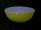 NICE VINTAGE PYREX 4 QT PRIMARY COLOR YELLOW MIXING BOWL # 444 MINT CONDITION