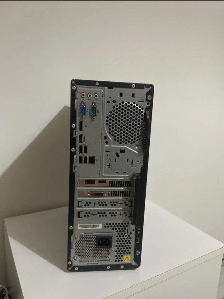 pc fisso completo Con Mouse Tastiera E Monitor - Immagine 2 di 4