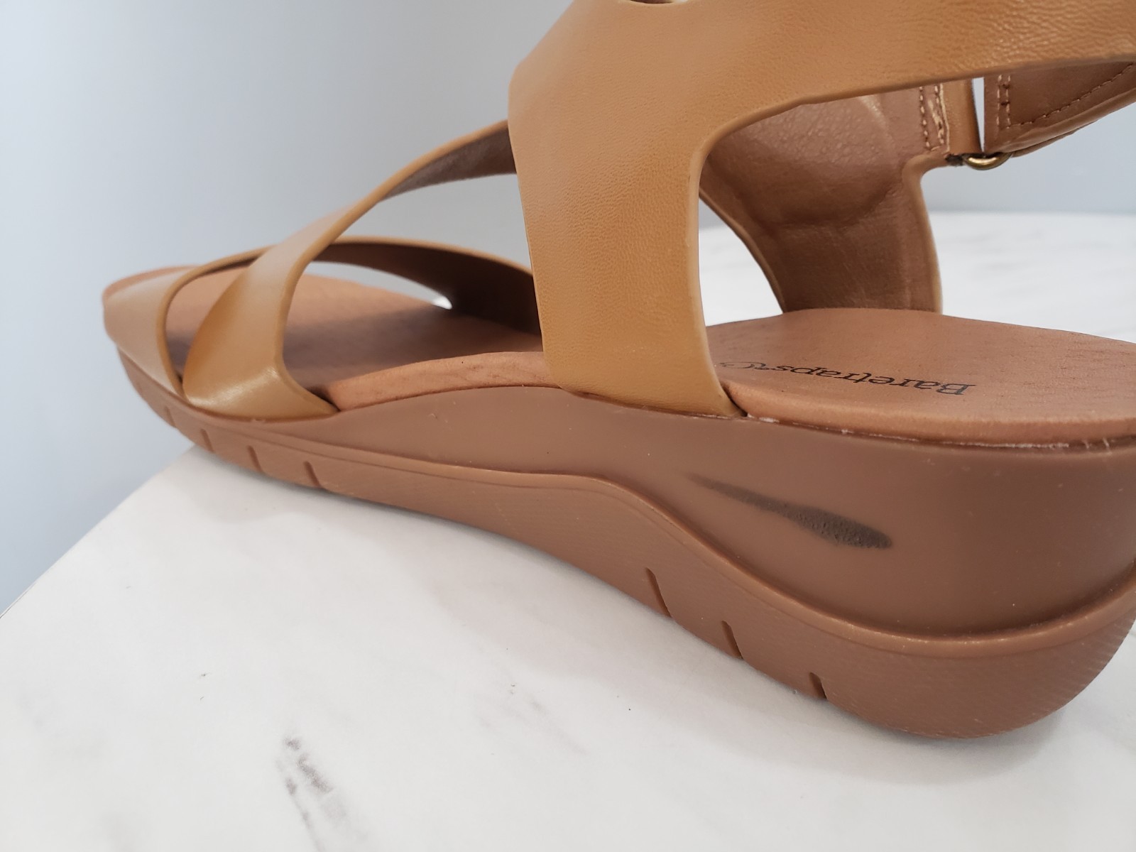 SCUFF MARK ON STRAP! - BARETRAPS Caley BROWN Strappy Sandals Size 8