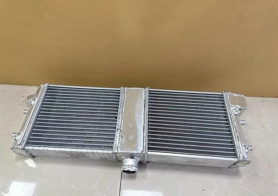 Radiador de aluminio para AUDI R8 Lamborghini Gallardo LP560 2007-2015 420121254B Foto 3 de 4