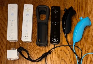 Nintendo Wii Remote & Nunchuck Controller bundle / lot - Wii Motion Plus - Black