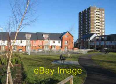 Photo 6x4 Old & the new Basingstoke Oakridge Tower represents the last of c2007