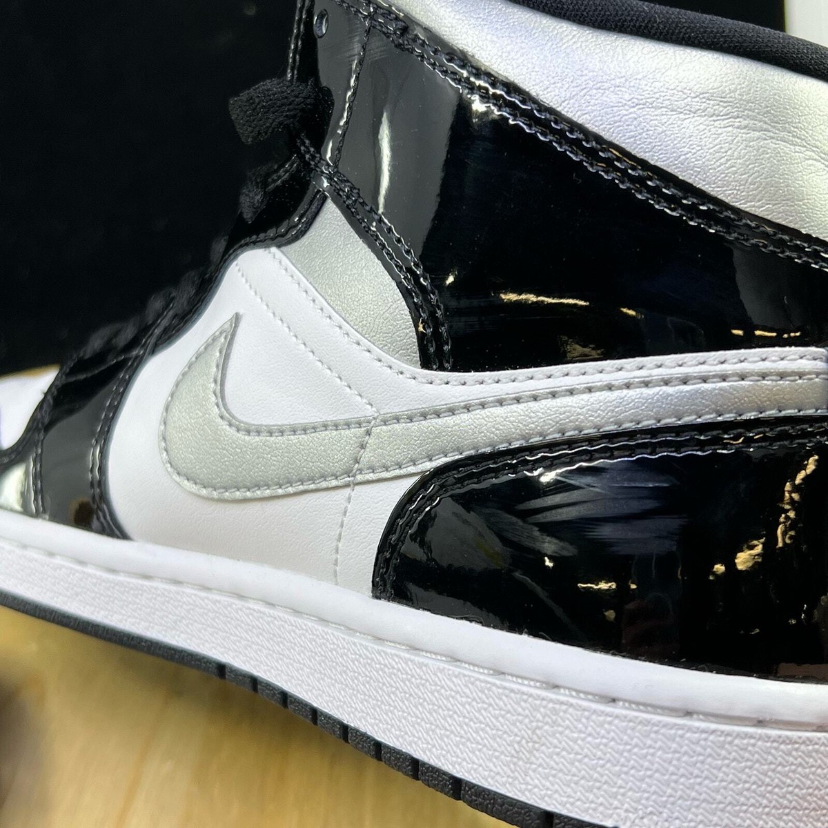 国内配送 NIKE AIR JORDAN 1 MID SE BLACK/MET SILVER-WHITE Nike Air Jordan 1 Mid SE Black Metallic Silver White HV0789