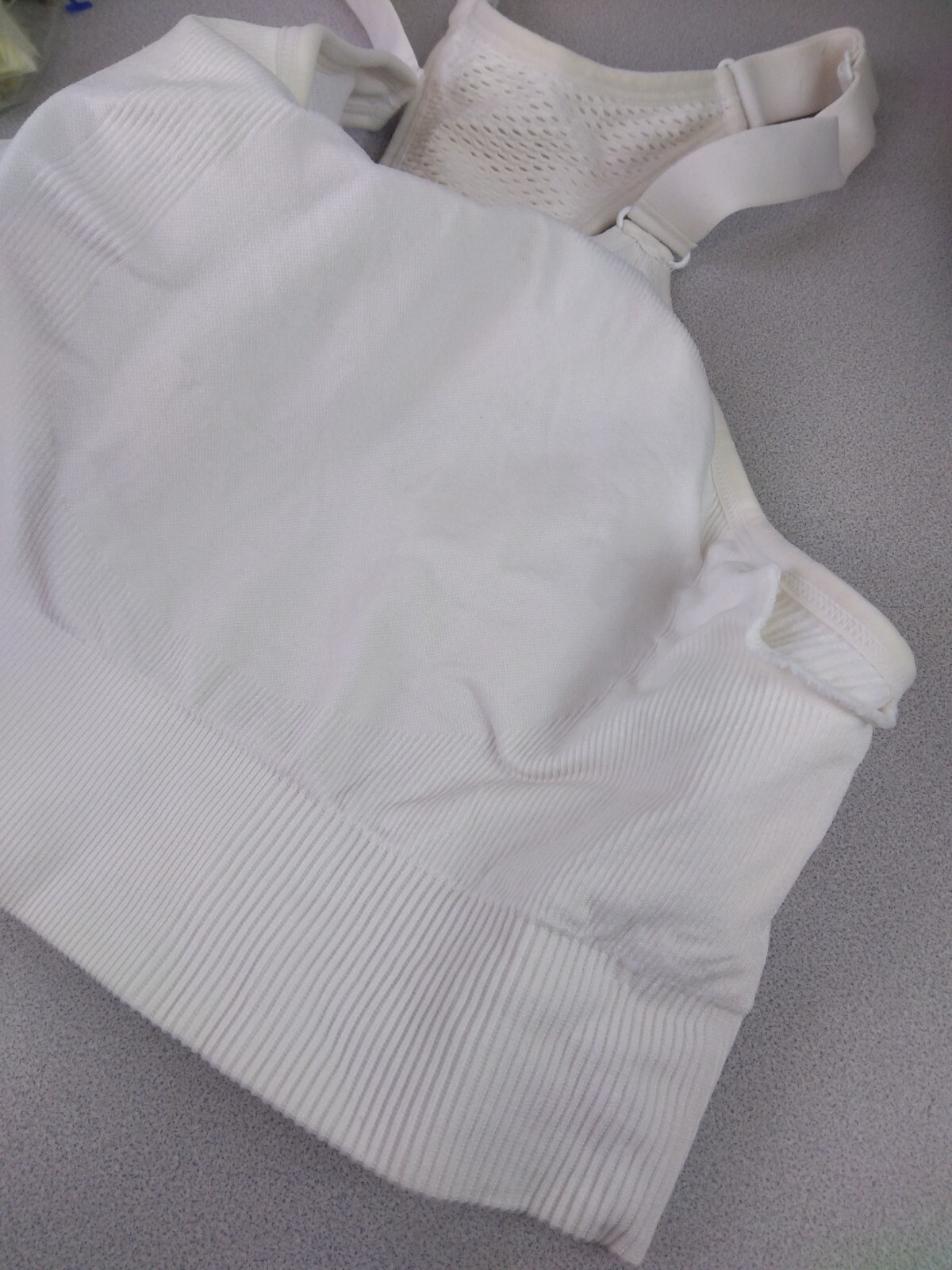 Avia RN 52469 White Pullover Wireless Racer Back Sports Bra Size XXXL