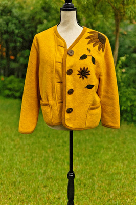  Kitz Pichler Austria Sweater Women's Yellow Virgin Wool W/Embroidered Sz 6