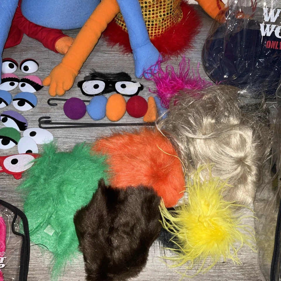 JIM HENSON 3 WHATNOT MUPPETS FAO SCHWARZ KITS PUPPETS & OUTFITS - Image 4 of 4