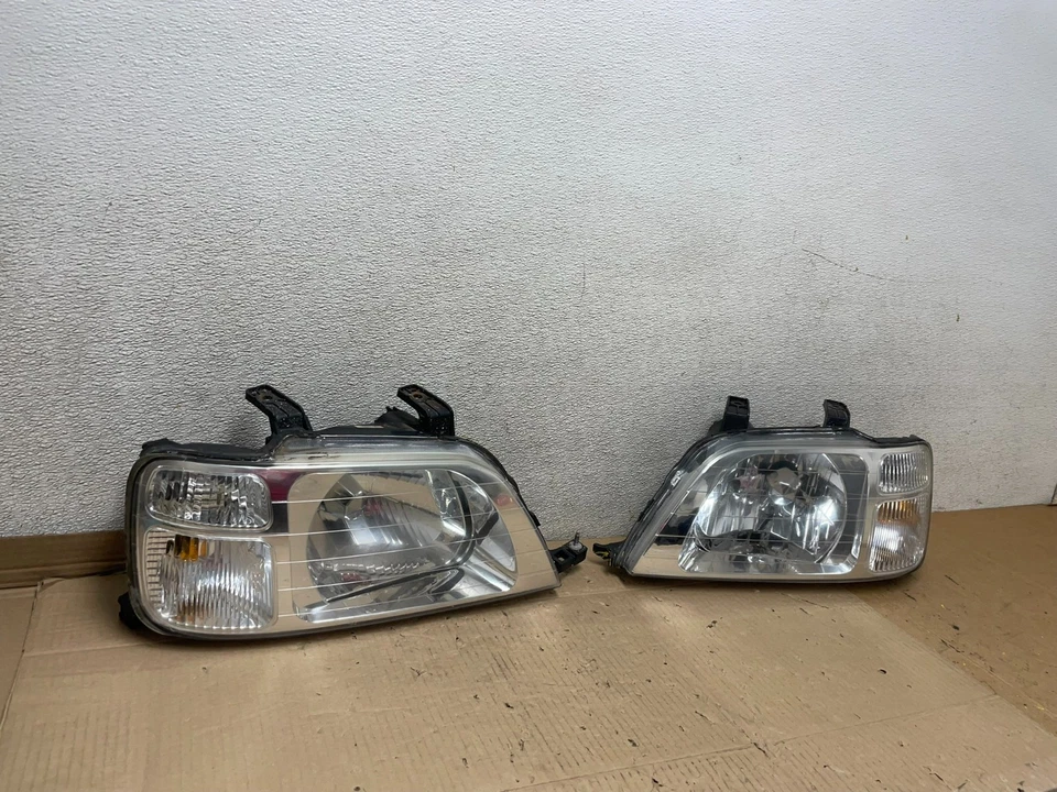 1997 to 2001 Honda CR-V Crv Left+Right Set Chrome Headlights Halogen U2915 DW - Image 3 of 4