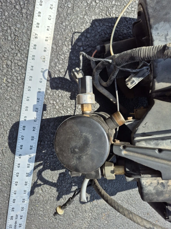 Ford Bronco 1996 exterior bajo capó sistema de climatización carcasa OEM Foto 4 de 4