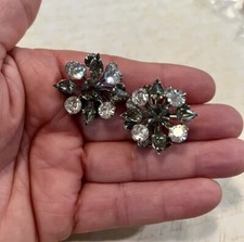 Vintage Beautiful Two Tone Rhinestone Sunburst Clips On Earrings Silver Tone