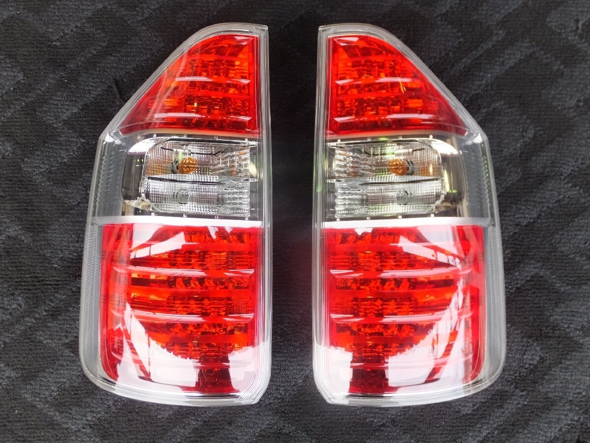 ★美品★TOYOTA ノア ZRR70 70系 LED全灯 純正テールレンズ 38-1647☆未使用品☆後期 LED ZRR70W ノア☆右テールライト
