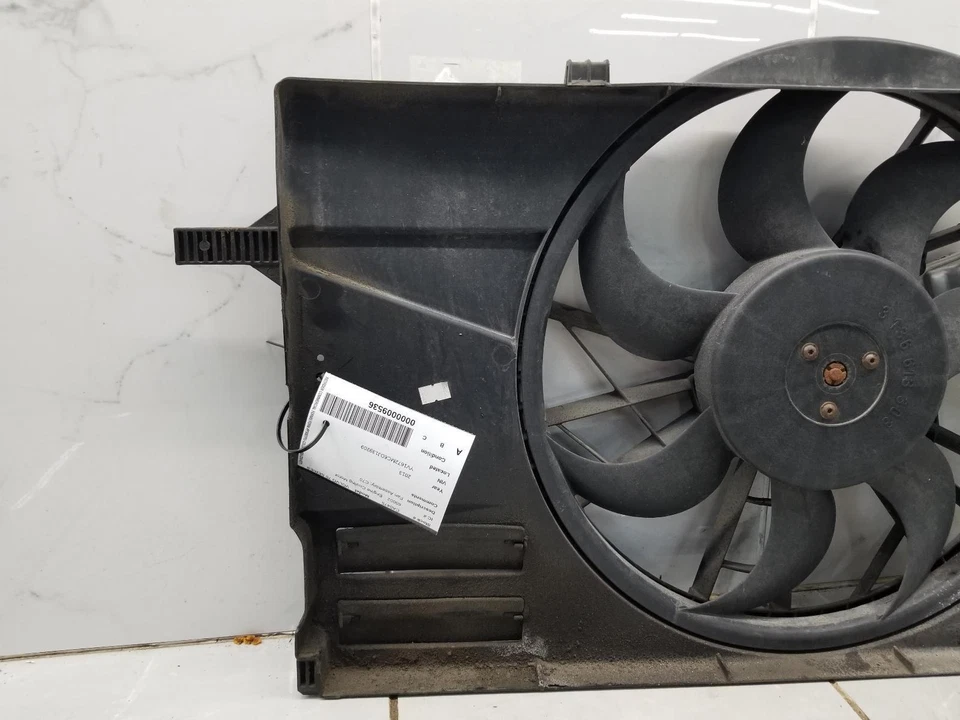 Volvo C70 2013 conjunto de ventilador de refrigeración del motor con motor #009536 Foto 4 de 4