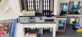 LEGO CITY: Police Station (60141)