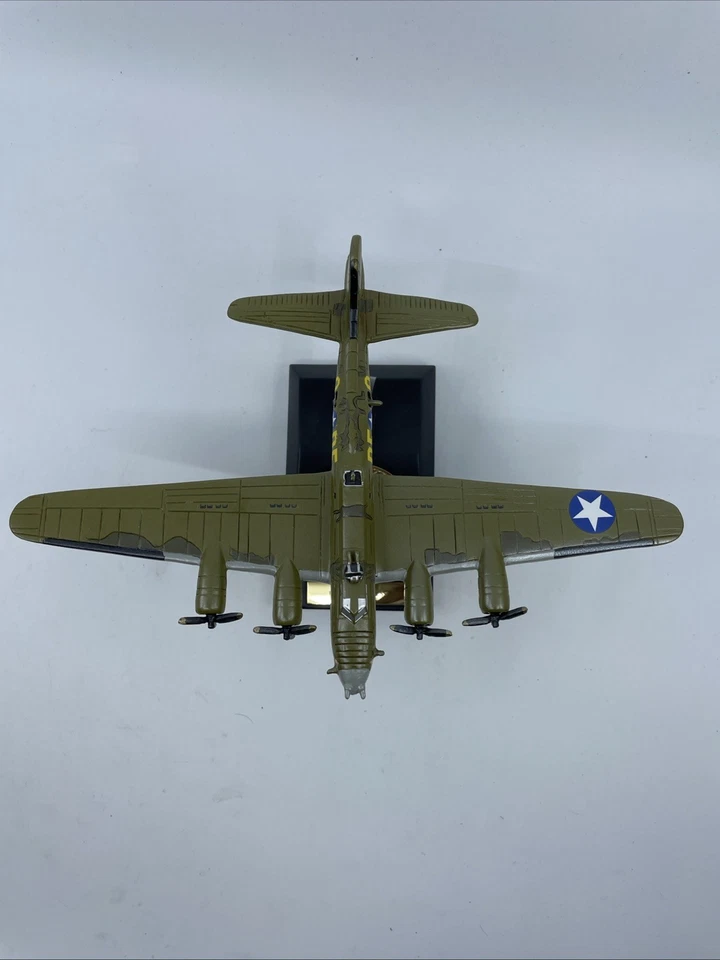 Bradford Exchange Memphis Belle B-17 Flying Fortress Model Aircraft #0367 WH148 - Image 3 of 4