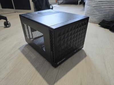SilverStone SG13B-Q Mini-ITX Gehäuse   kompakt   ATX/SFX Netzteil   USB 3.0