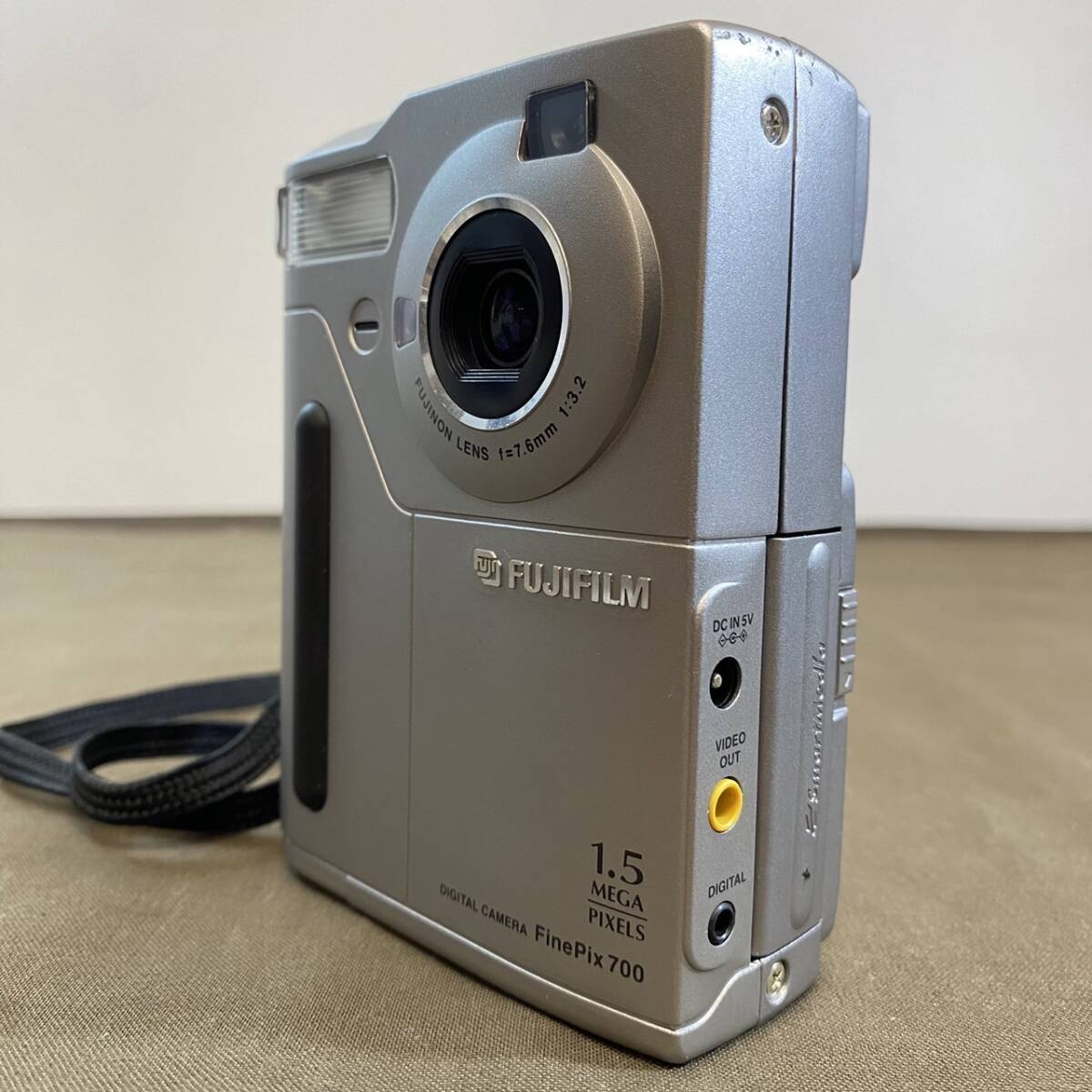 FUJIFILM Fuji FinePix 700 Digital Camera 1.5MP Silver w