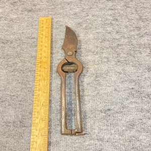 Vintage Garden Shears Pruners Bypass Heavy Duty 9" Italy
