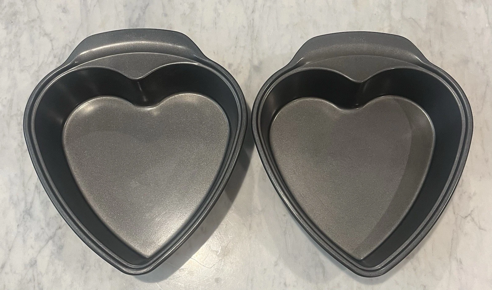Wilton 2 Heart Shaped Cake Pans Baking Pan Metal Round Baking Mold 11" x 9"