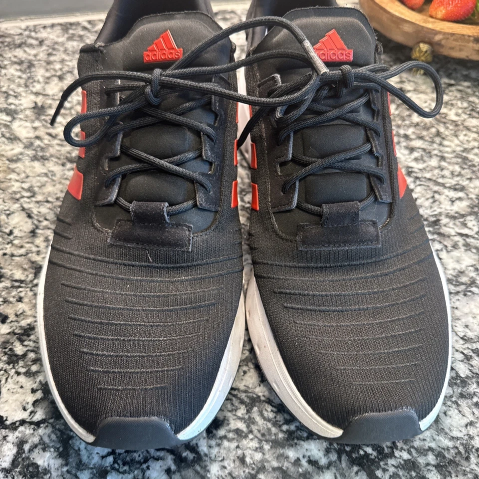 Adidas Swift Run 23 Zapatos para Correr Hombres Talla 12 Negro Blanco Rojo Excelente Estado. Foto 2 de 4