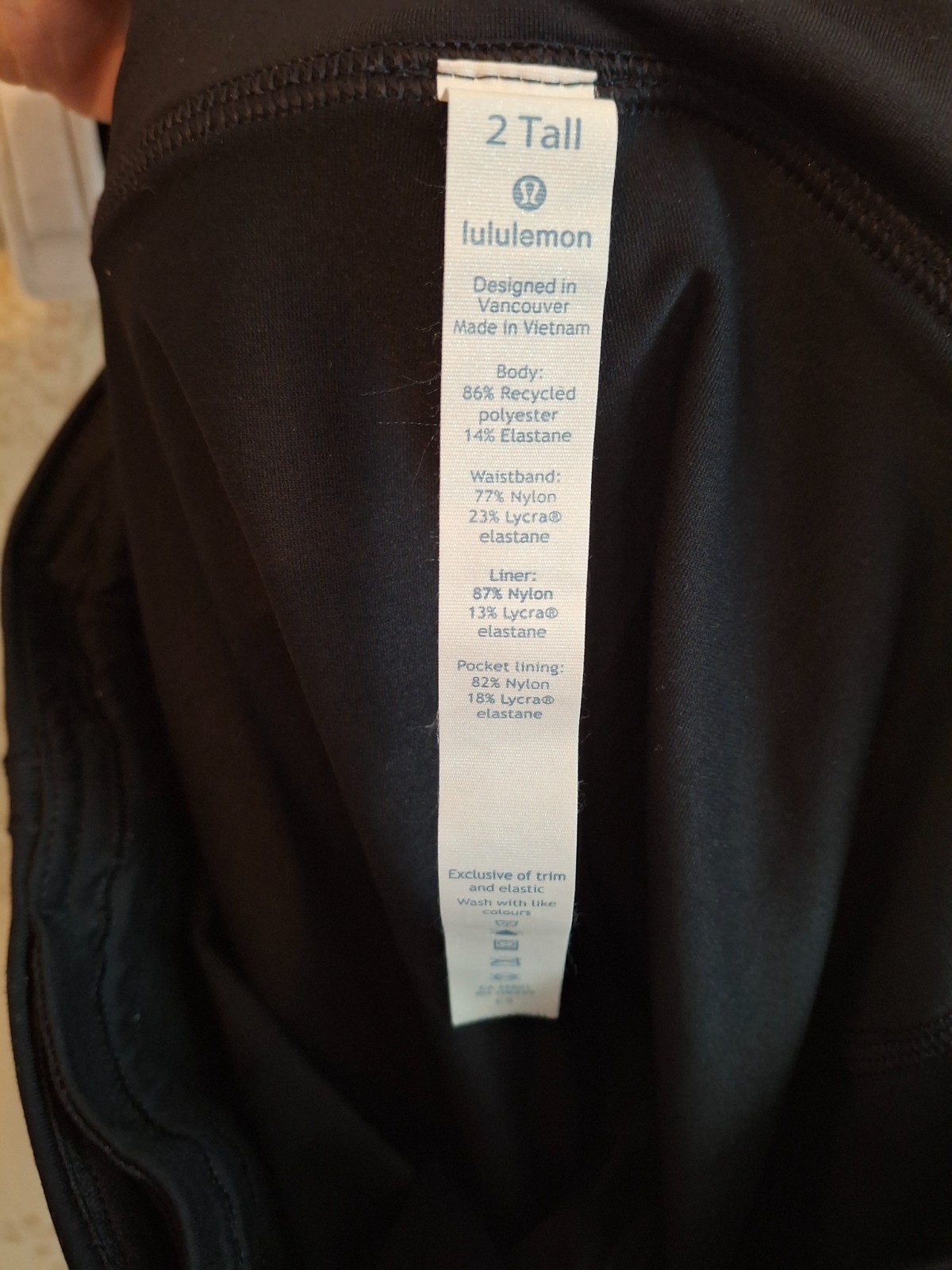 lululemon pace rival patterned black background t… - image 4