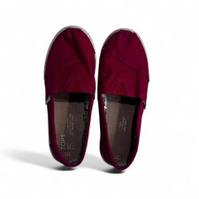 Red girls size 2.5 Toms Slip on Canvas EUC