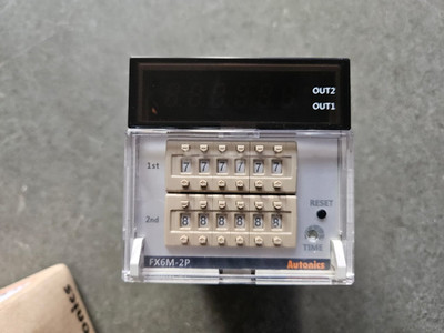 New Autonics FX6M-2P4 Counter / Timer 100-240 VAC (50/60 Hz) Free Fast Shipping