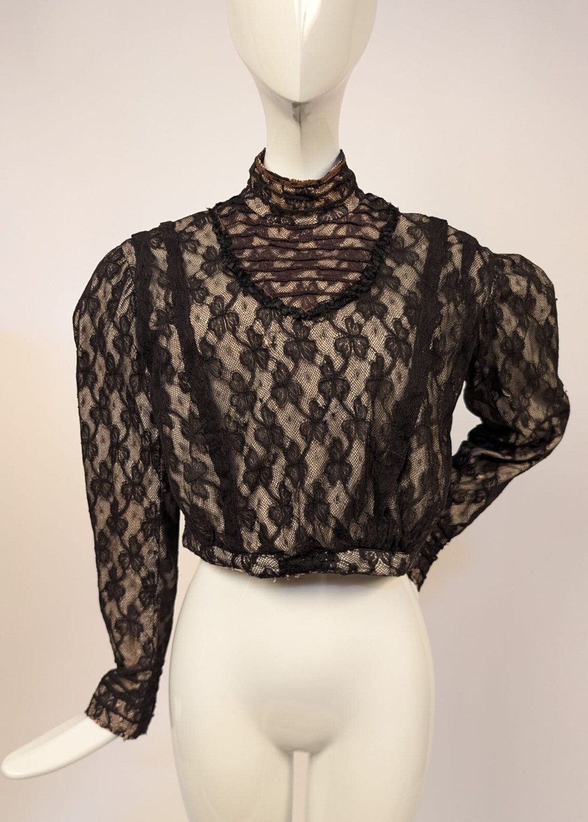 EARLY EDWARDIAN BLACK CLOVER PATTERNED LACE BLOUSE 