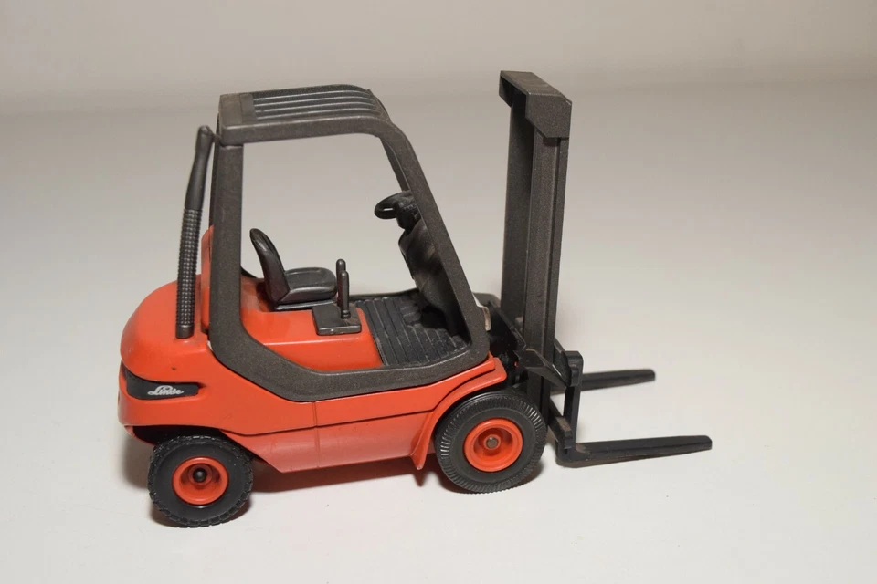 A31 1:25 GAMA 2418 LINDE CARRELLO ELEVATORE ROSSO OTTIME CONDIZIONI - Immagine 4 di 4